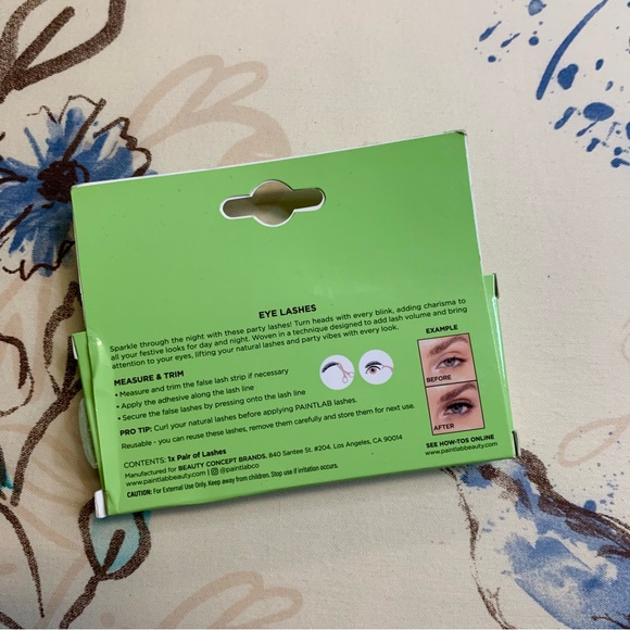 💜 Paint Lab Star and Moon False Eyelashes - Picture 10 of 10